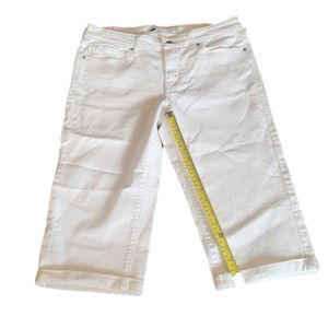 Levis White Cropped Pants 8
